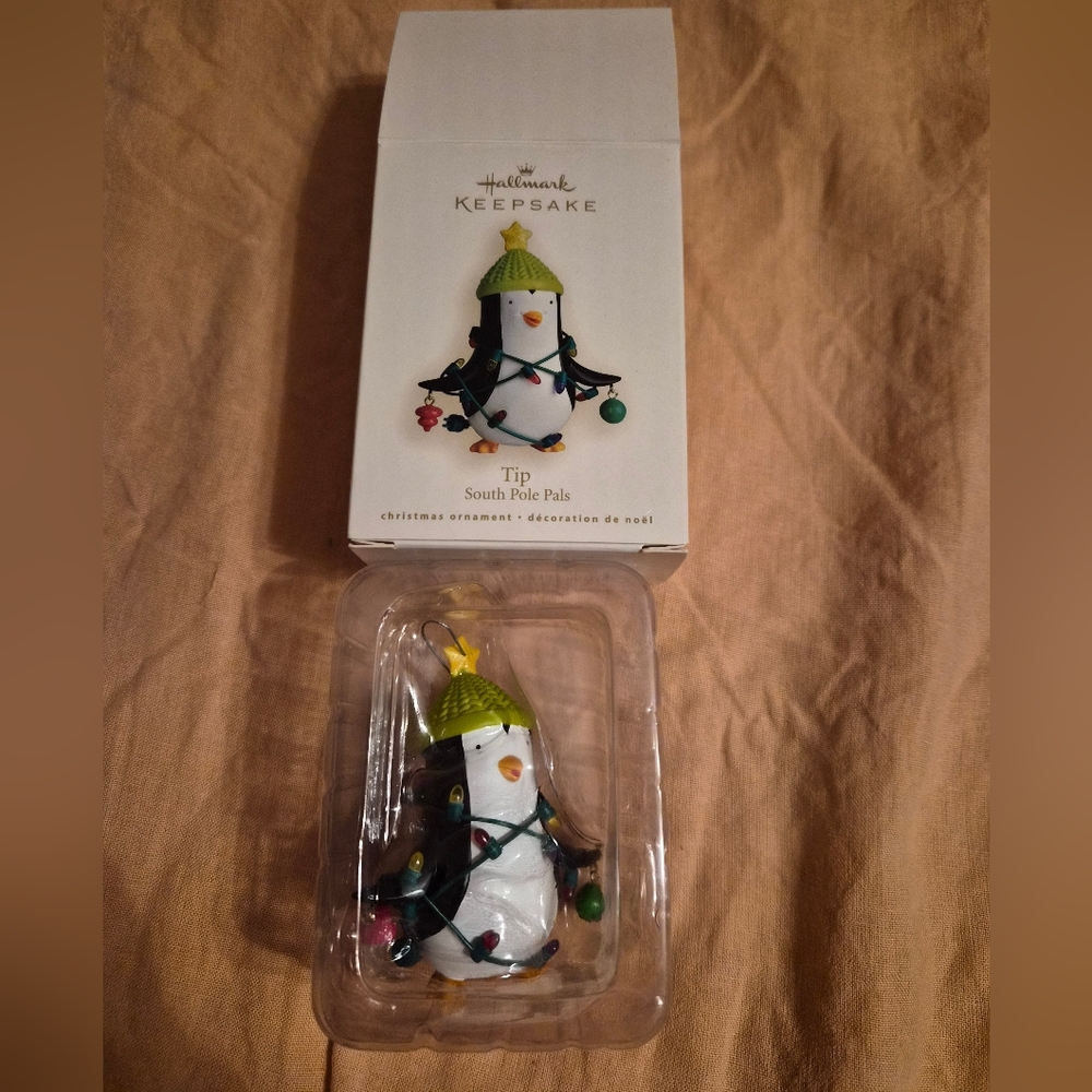 2007 Flip South Pole Pals Hallmark Ornament